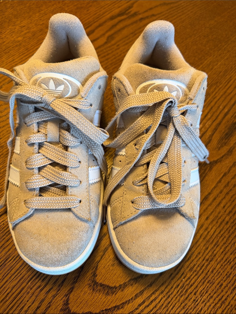adidas Kids, Youth Campus Suede Sneakers in Wonder Beige and Cloud White - Picture 8 of 12